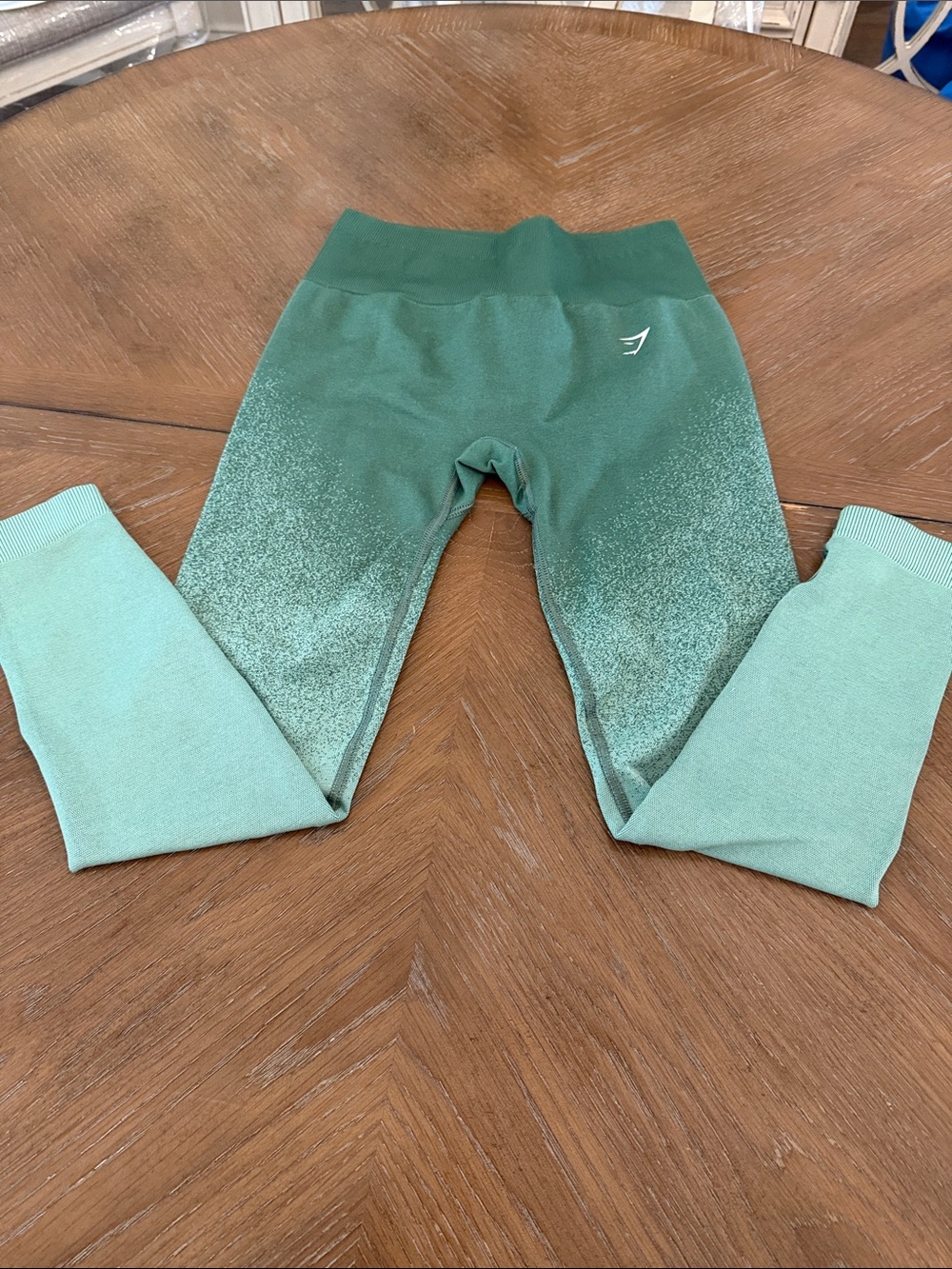 Gymshark women’s  Mint-to-Dark Green Ombre Seamless Leggings Size Small